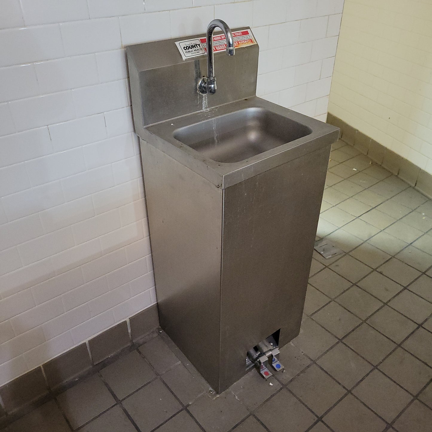 Stainless Steel Hand Washing Station w/Foot Pedals & Faucet