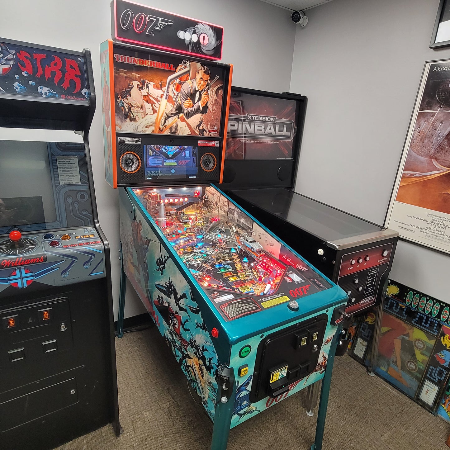 James Bond 007 Limited Edition Thunderball Stern Pinball Game