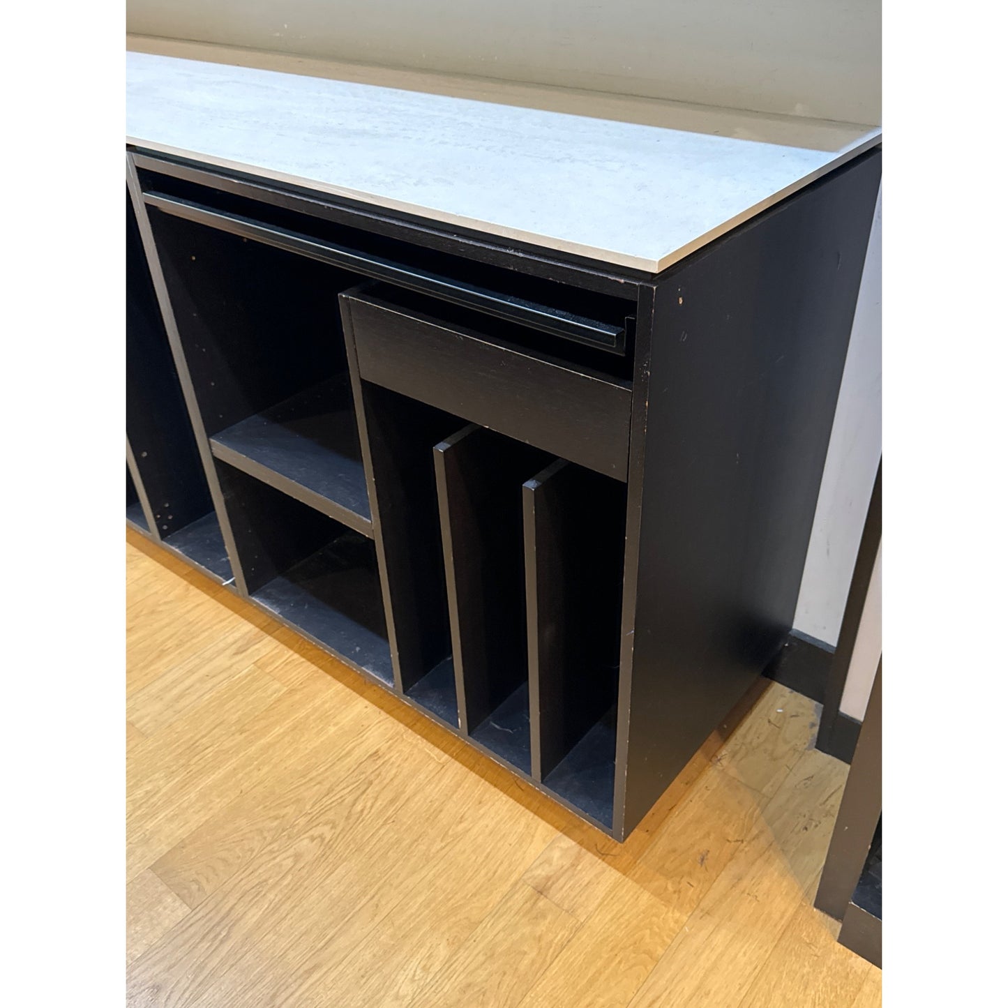Countertop with Drawers & Storage