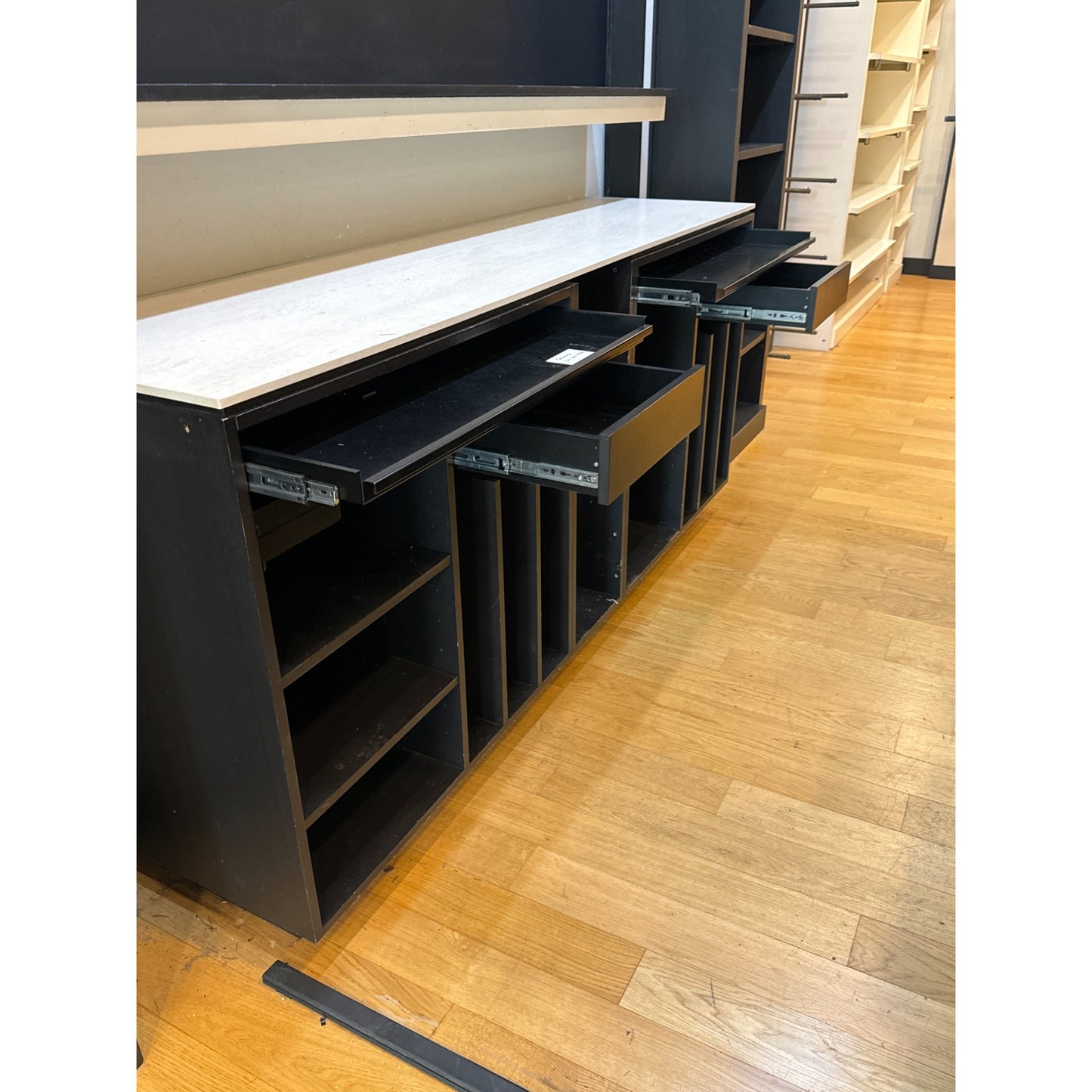 Countertop with Drawers & Storage