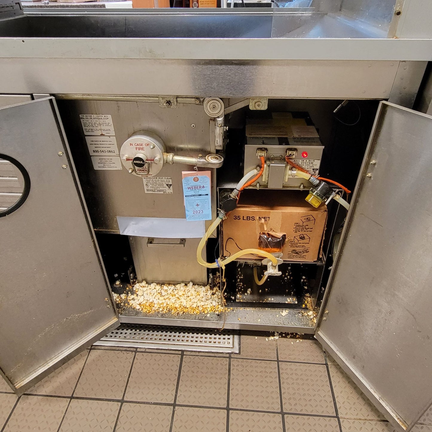 52oz Grand Medallion Commercial Popcorn Machine