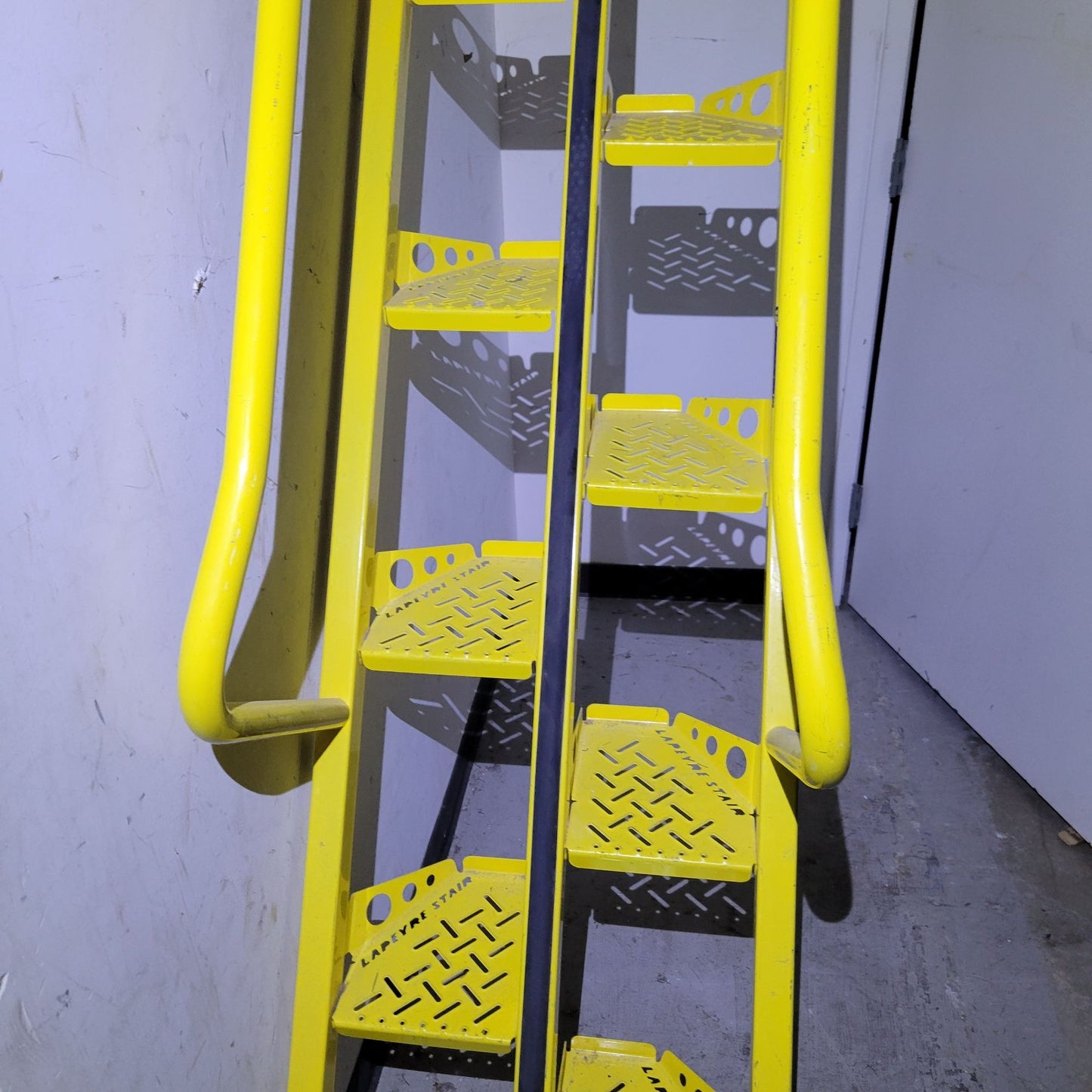 Alternating Tread Commercial Carbon Steel Tread Stairs