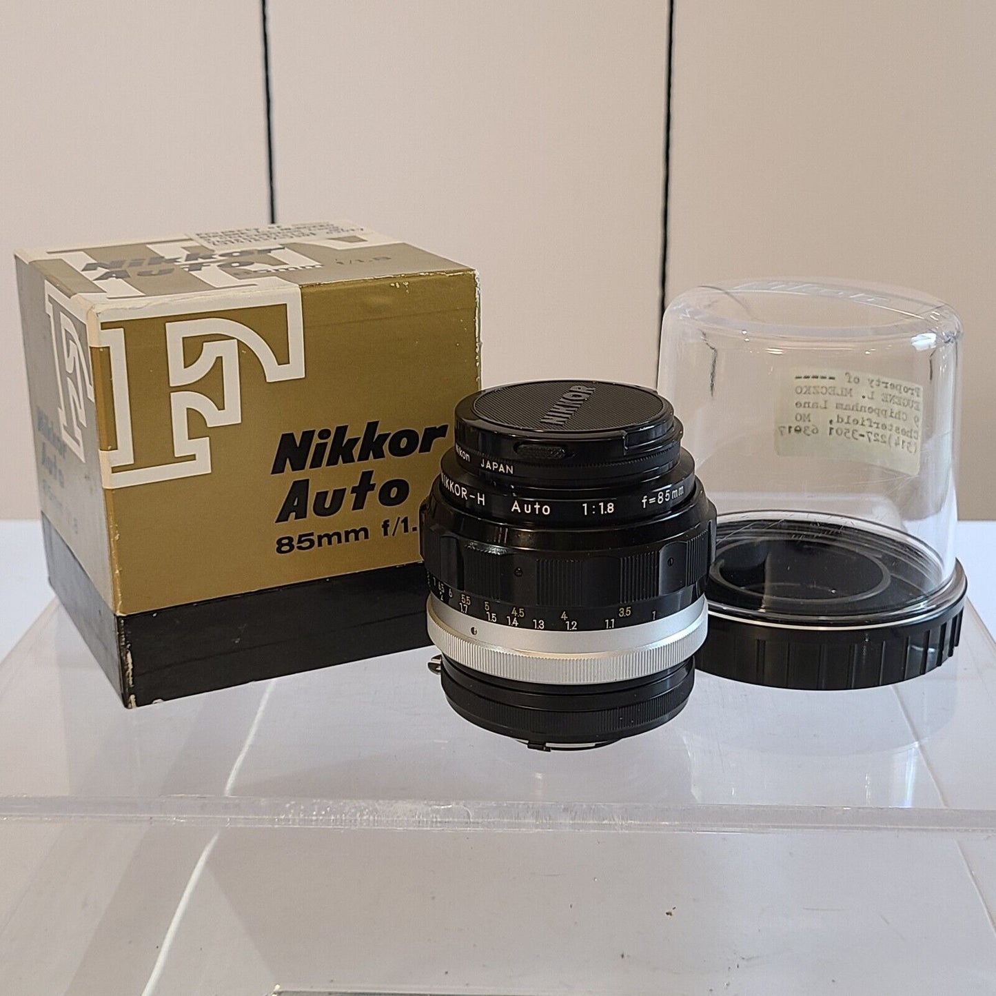 Nikon Nikkor F 85MM F 1.8  Prime Lens Near mint