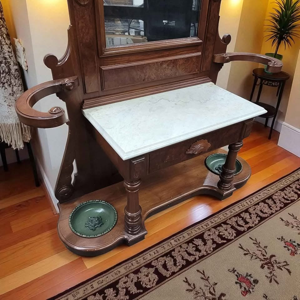Stunning 1880's Victorian Eastlake-Style Walnut Hall Tree