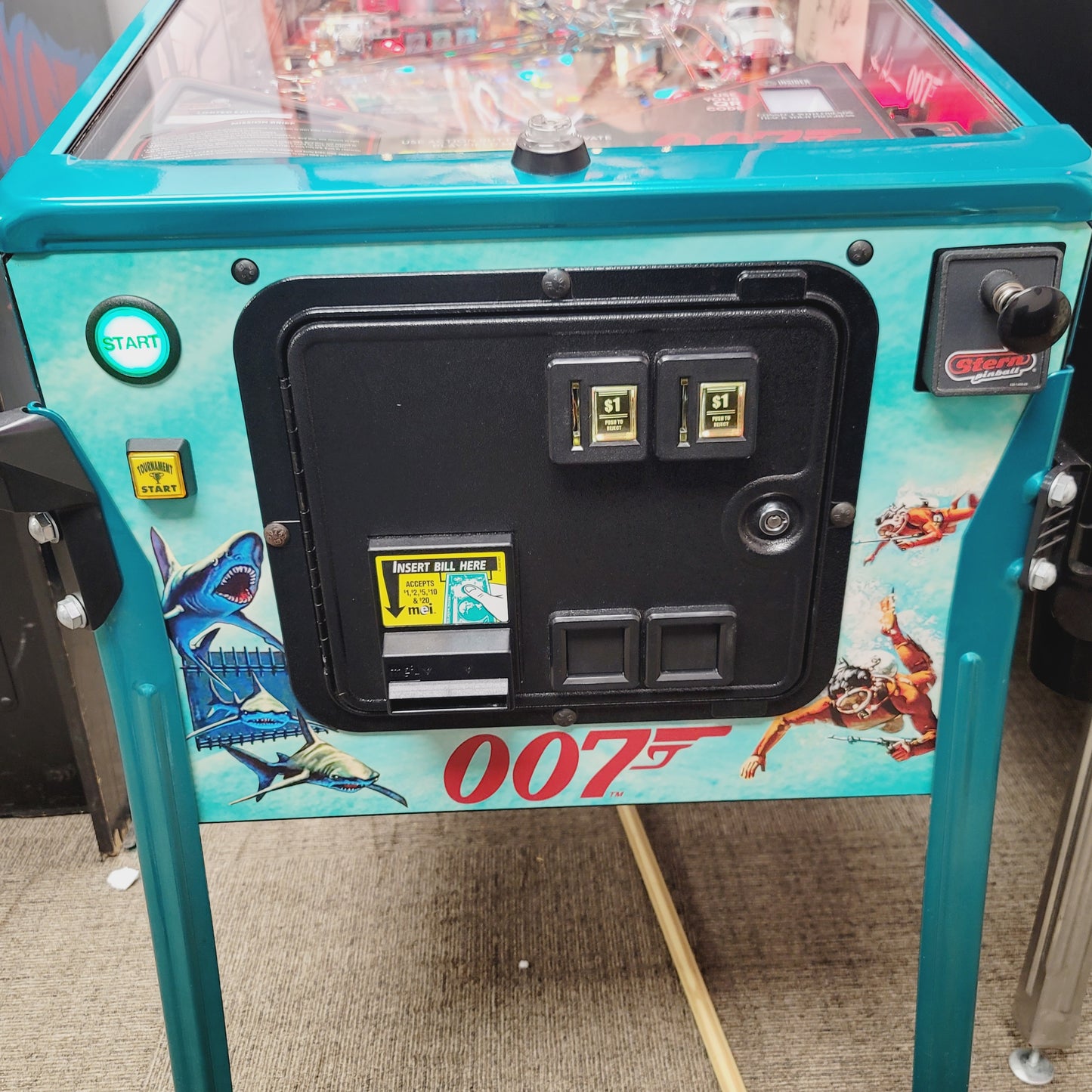 James Bond 007 Limited Edition Thunderball Stern Pinball Game