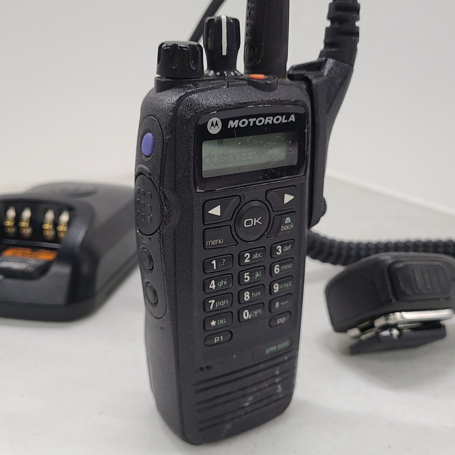 Motorola XPR 6650 Two Way Radio w/Mic & Charging Dock