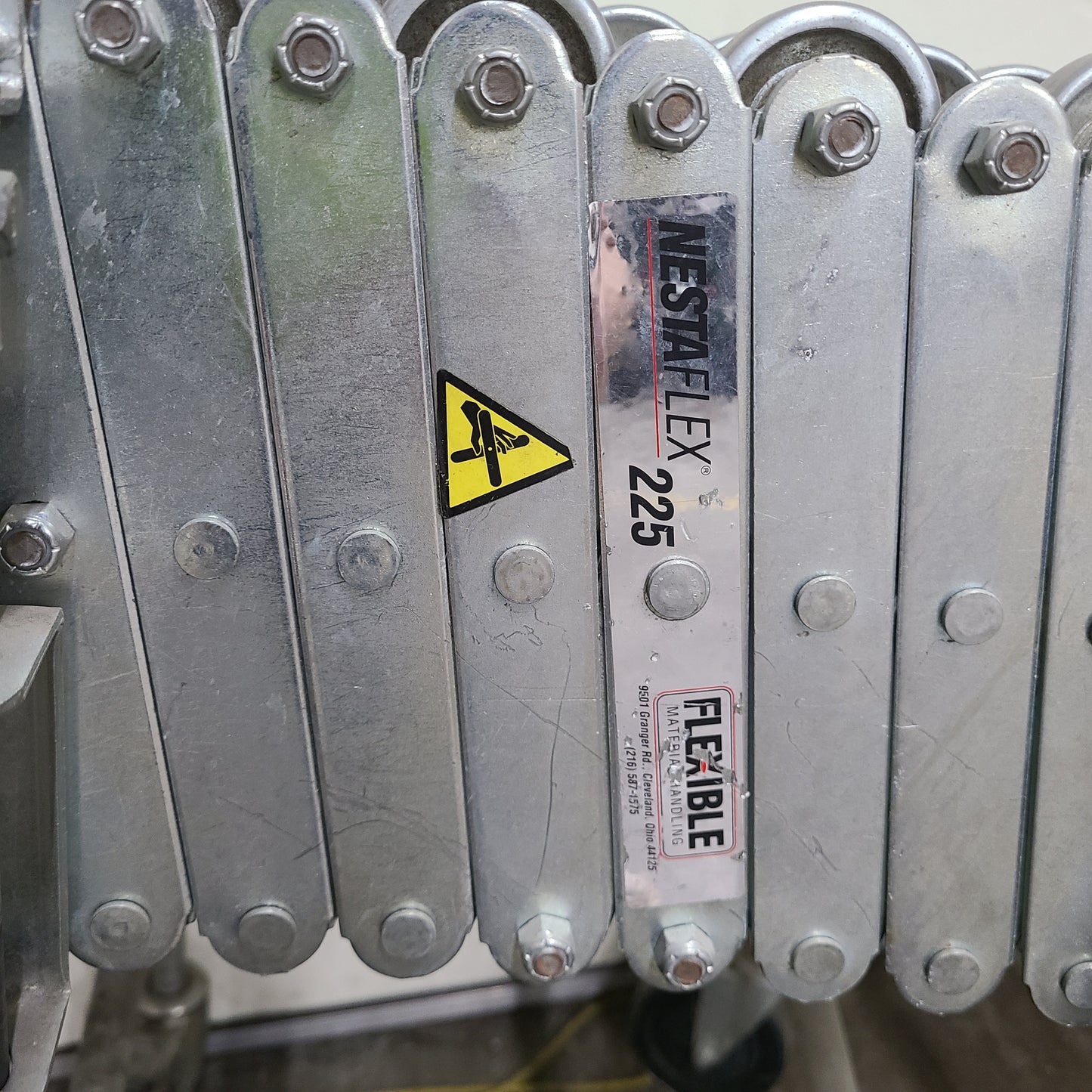 Skate Wheel Conveyor NestaFlex 225