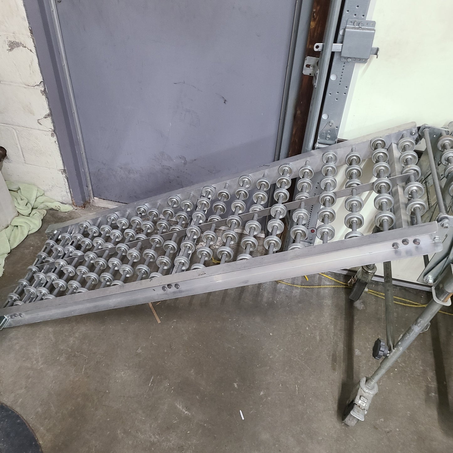 Skate Wheel Conveyor NestaFlex 225