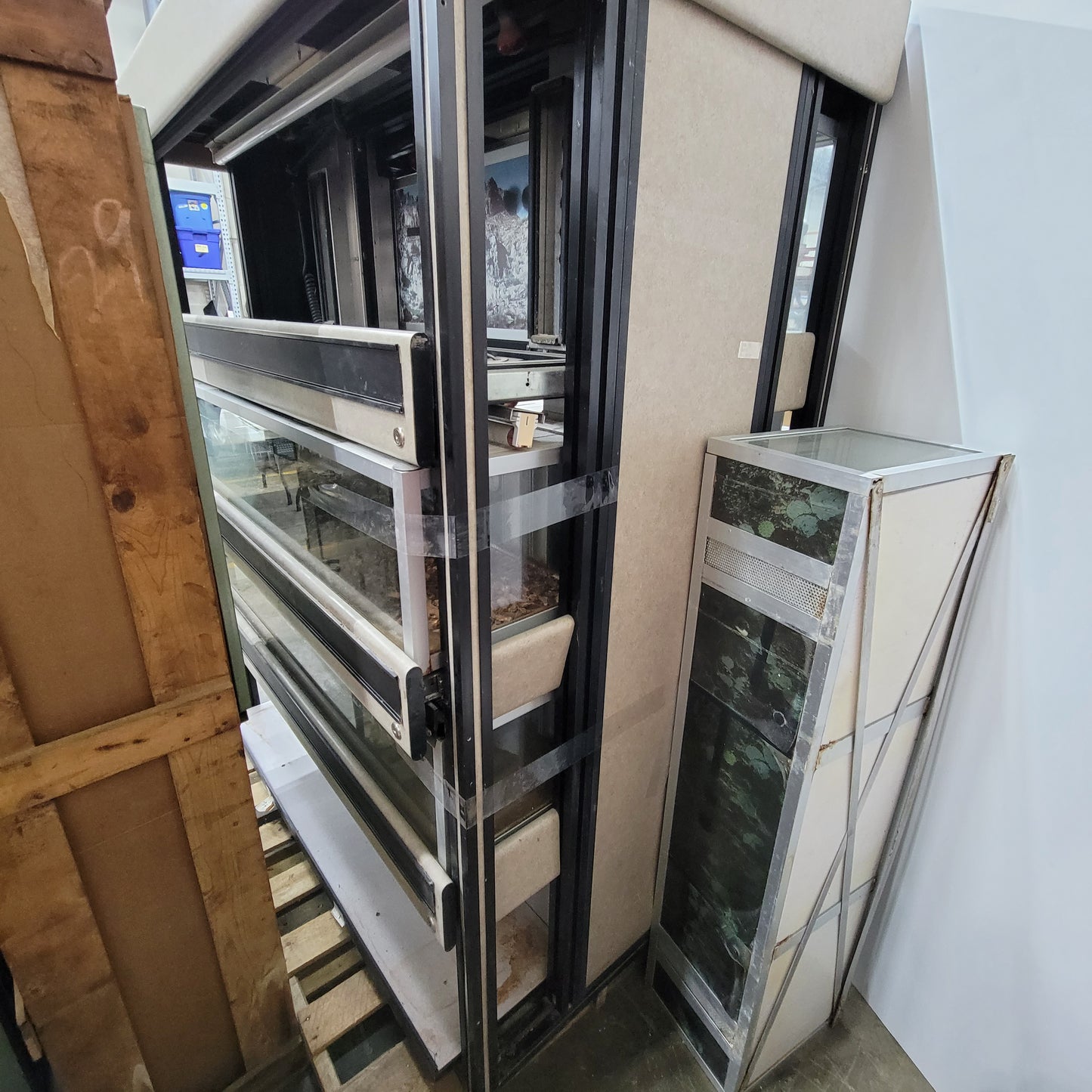 Commercial Reptile Terrarium Enclosure