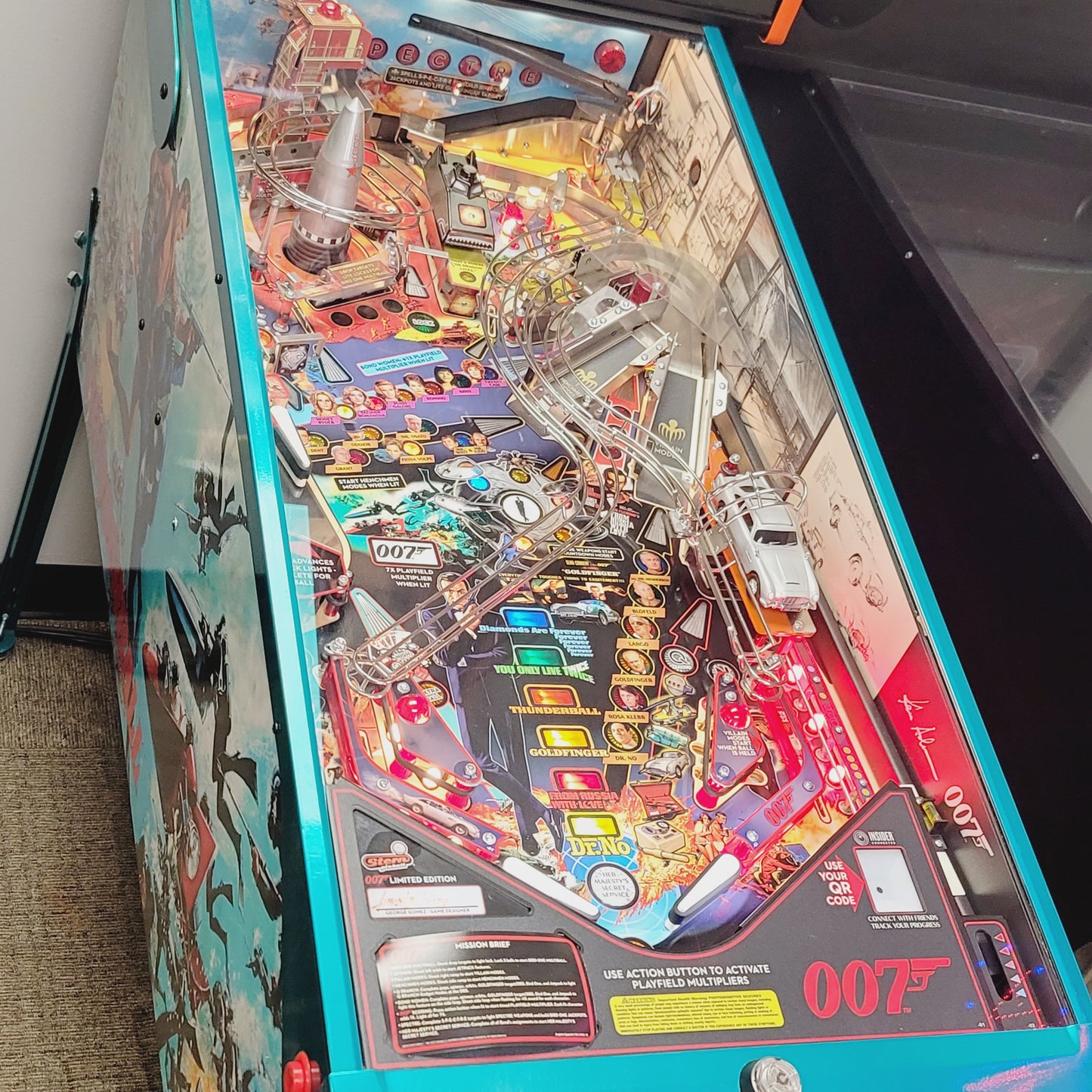 James Bond 007 Limited Edition Thunderball Stern Pinball Game