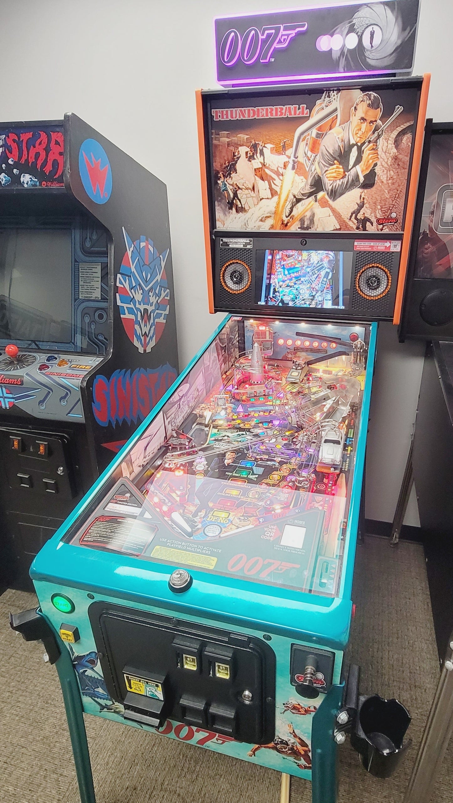 James Bond 007 Limited Edition Thunderball Stern Pinball Game
