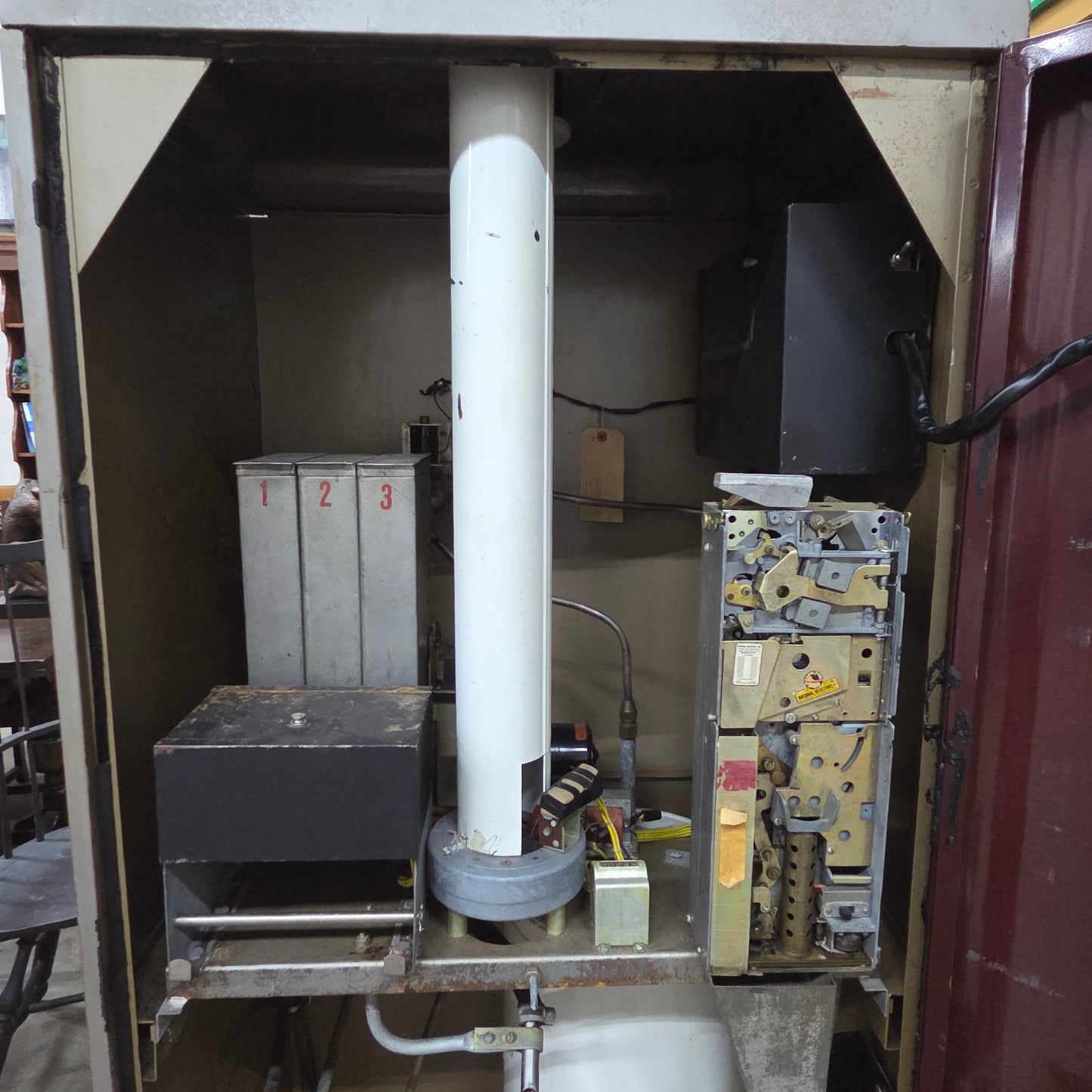 Mills Coffee Bar Model 200 Vending Machine