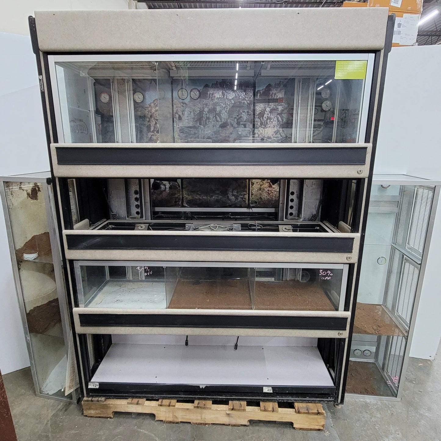 Commercial Reptile Terrarium Enclosure