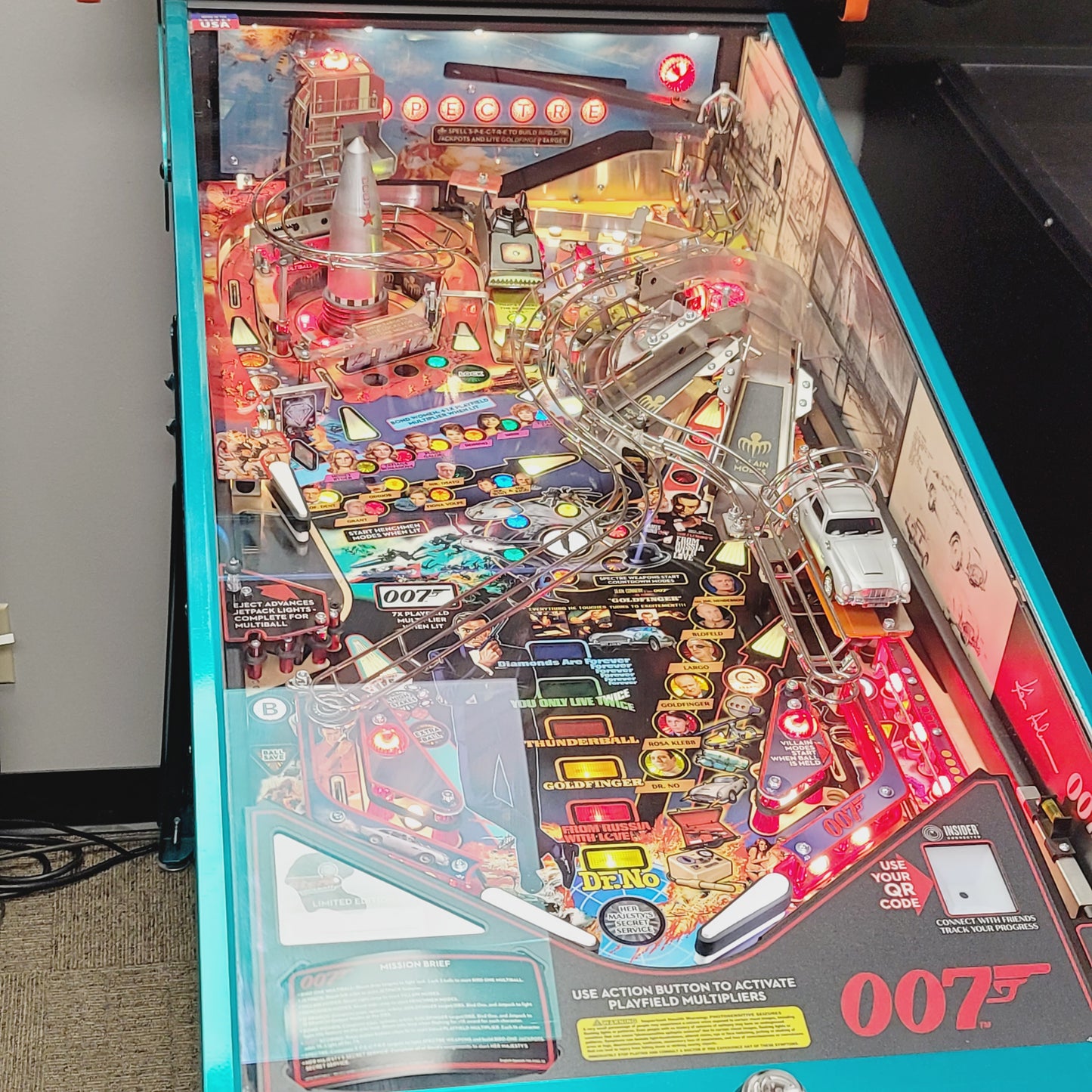 James Bond 007 Limited Edition Thunderball Stern Pinball Game