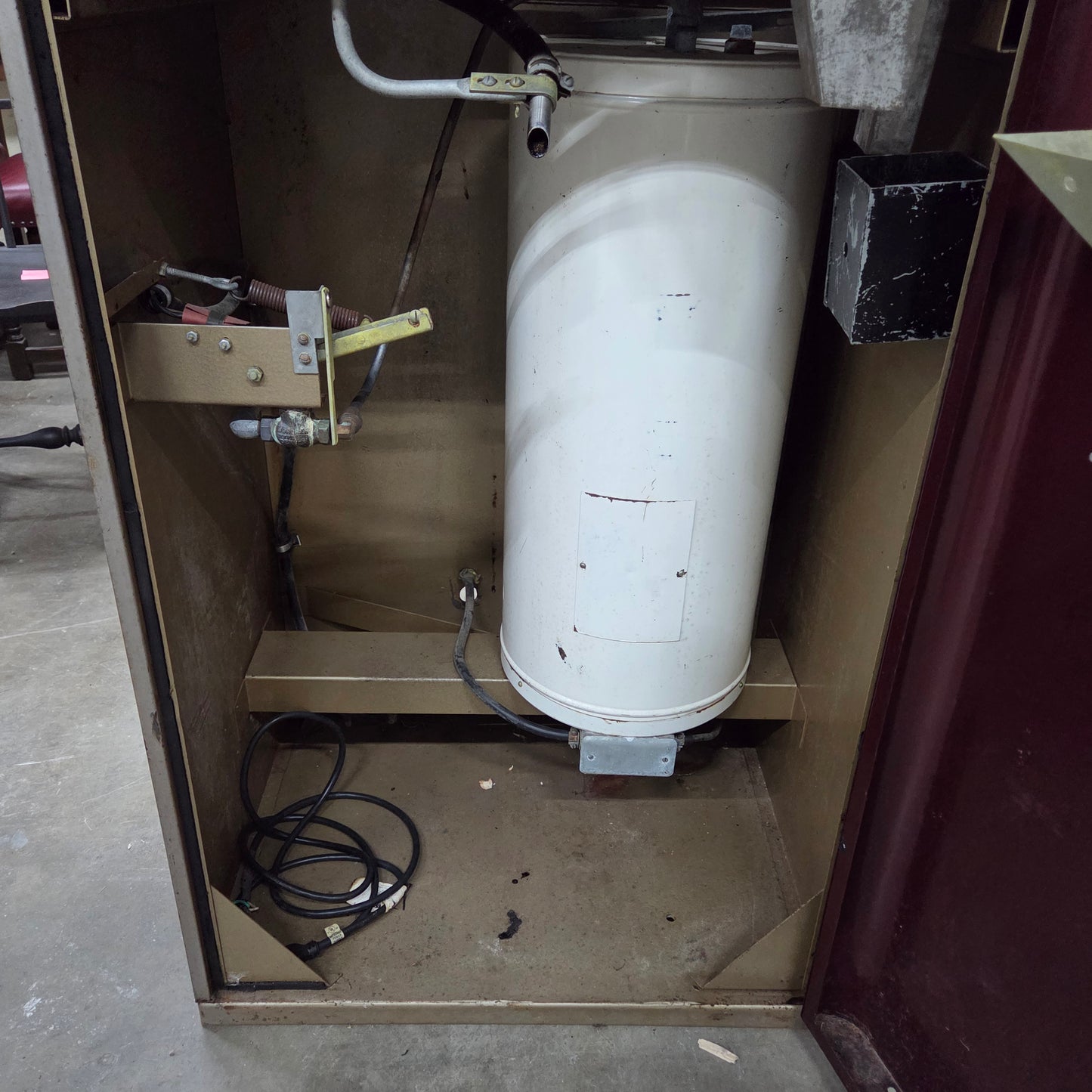 Mills Coffee Bar Model 200 Vending Machine