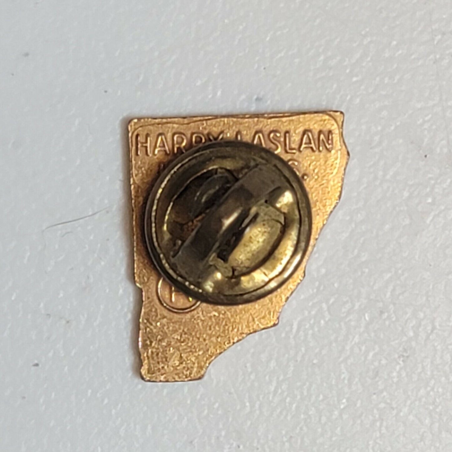 Lions Club 100% Attendance Award Lapel Pin 1975 1976 California Nevada