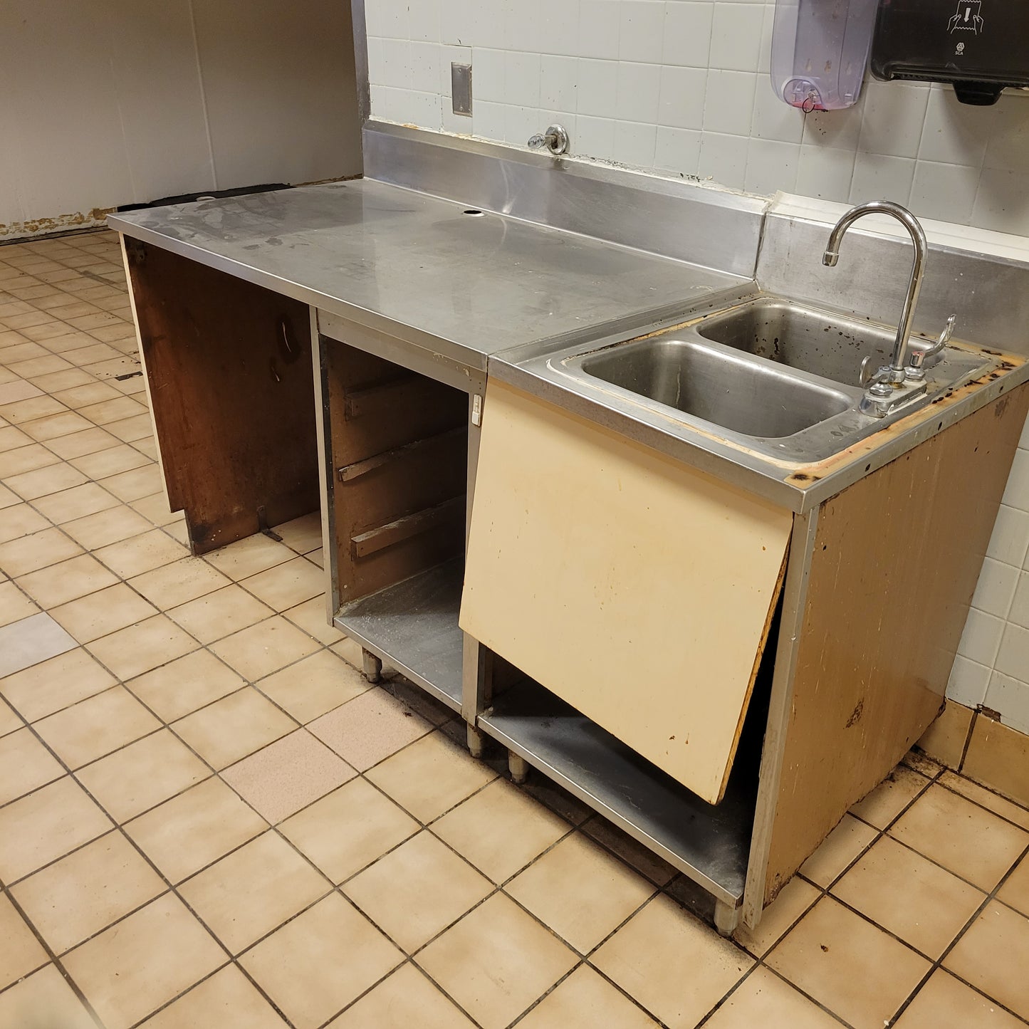 Stainless Steel Counter w/2 Tub Sink