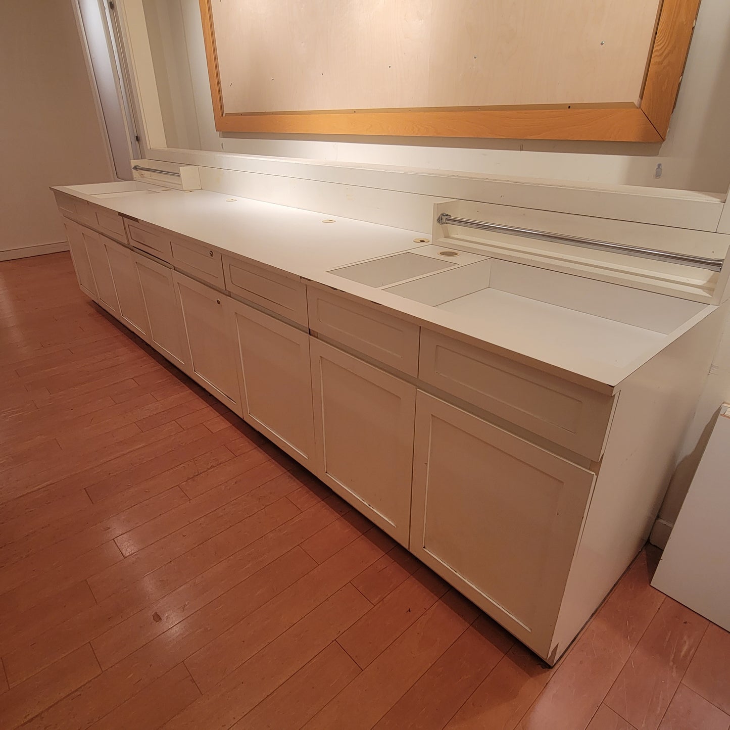 Countertop w/Drawers and Cabinets